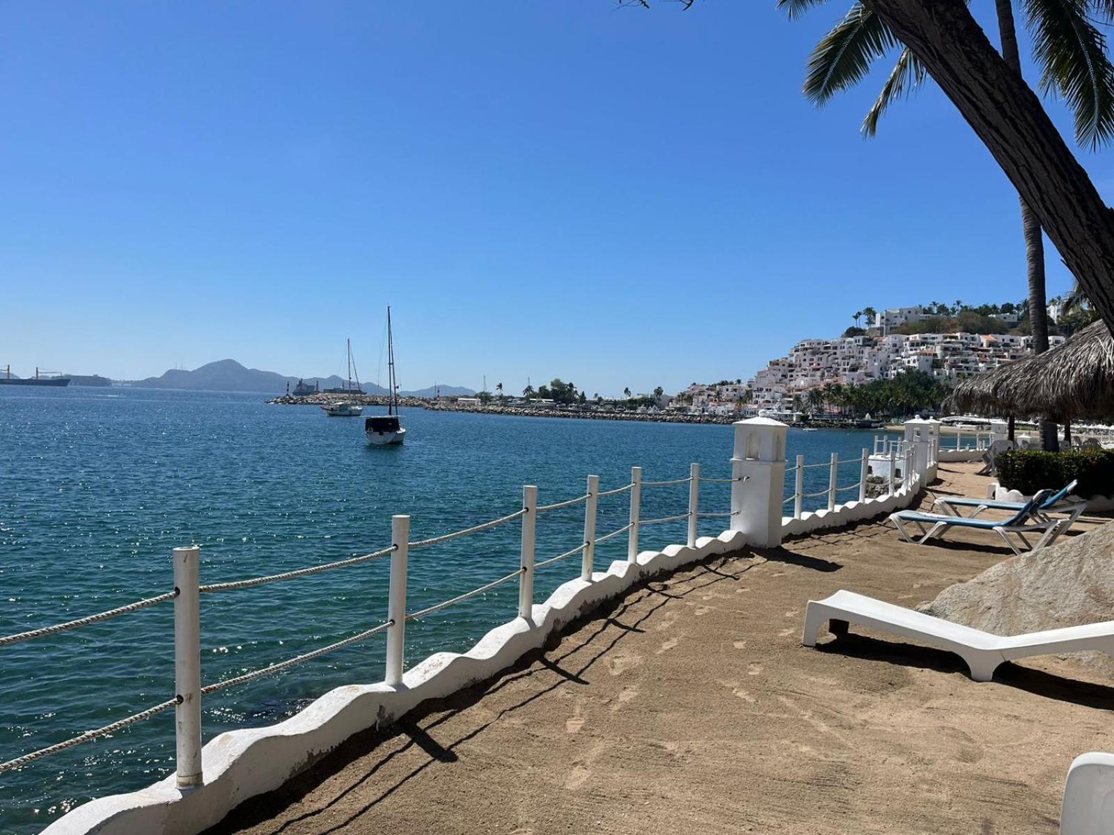 Frente Al Mar, Comodo Y Familiar Apartment Manzanillo Exterior photo